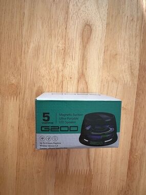 G200 Magnetic Suction Ultra-Portable LED Speaker - Black/Green